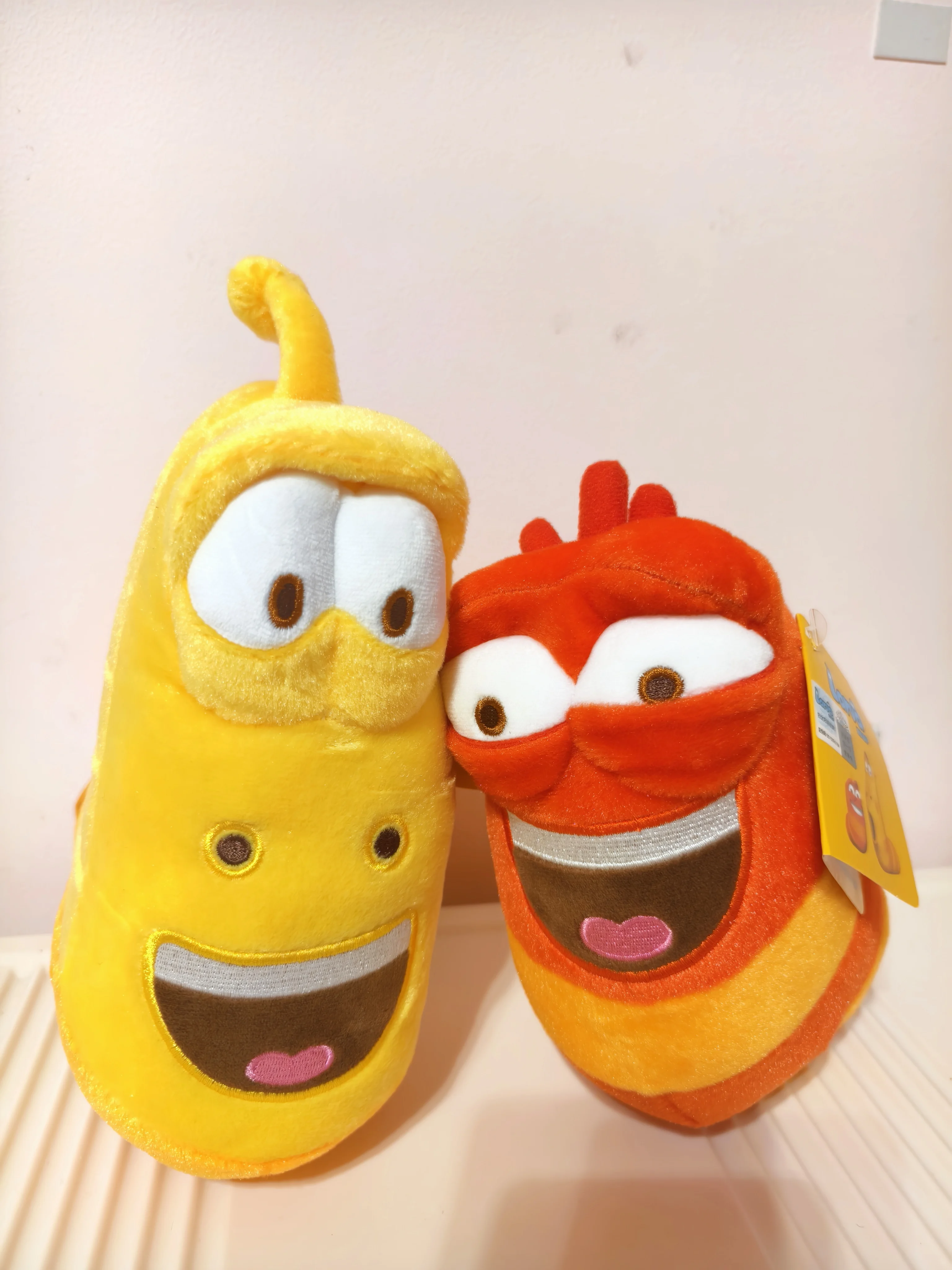 

Larva Cartoon Hilarious Bug Doll Slug Bug Funny Caterpillar Throw Pillow Plush Toy Birthday Gift Red and Yellow 18-36cm