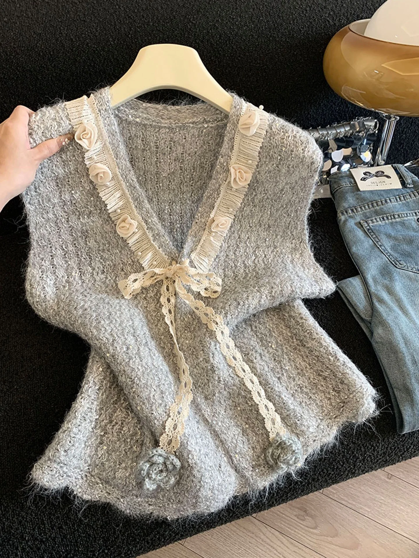 

Emily Clud Recommended 3D Flower V-Ne Svel Knitted Vest Sweater Overlap Wear Sweet Sle Knot Plant Floral ...