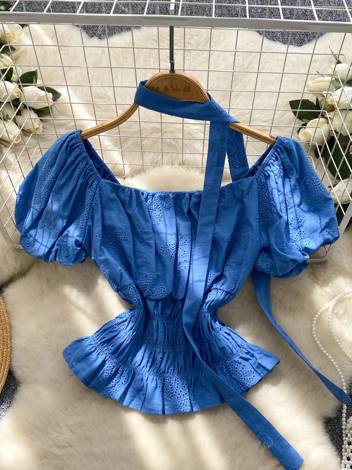 

Ele Embroidered Bubble Sve irt Women's Faionable Top Waist-Cinching Hollow out Design Summer 2025 Korean Sle