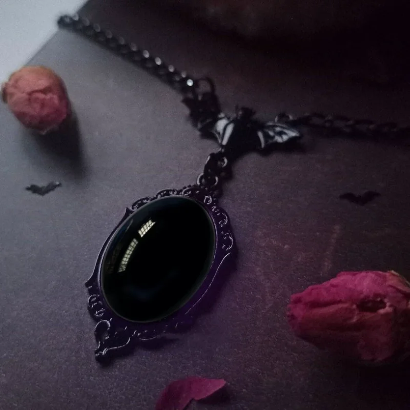 Gothic Blut Rot Quarz Charm Halskette Oval Anhänger Halskette Für Frauen Halloween Vampir Geprägte Hexe Schmuck Vintage Colliers