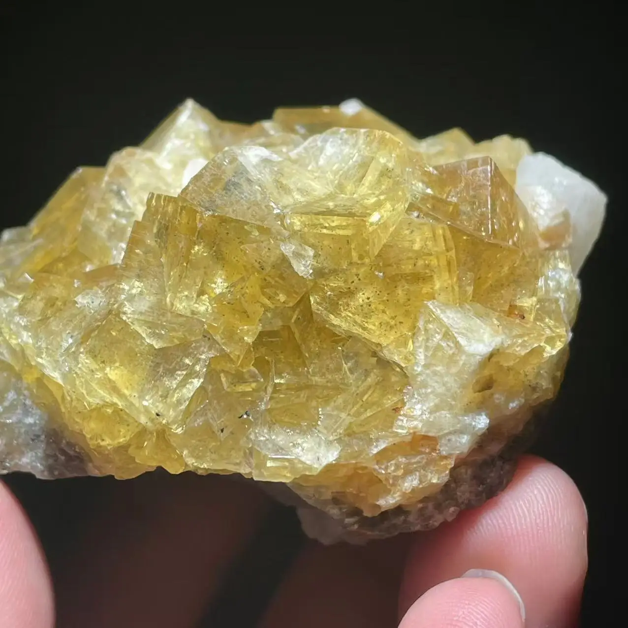 100% natural yellow fluorite stone solution stone, Spanish yellow fluorite rainbow mineral specimen fluorescence special