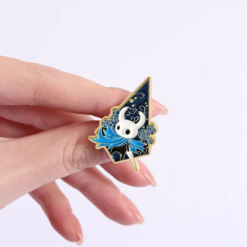 Hot Game Anime Figure Brooch Pins Cute Cartoon Charactor Badge Cosplay Enamel Lapel Pin Props Accessory Backpack Clothing Orname