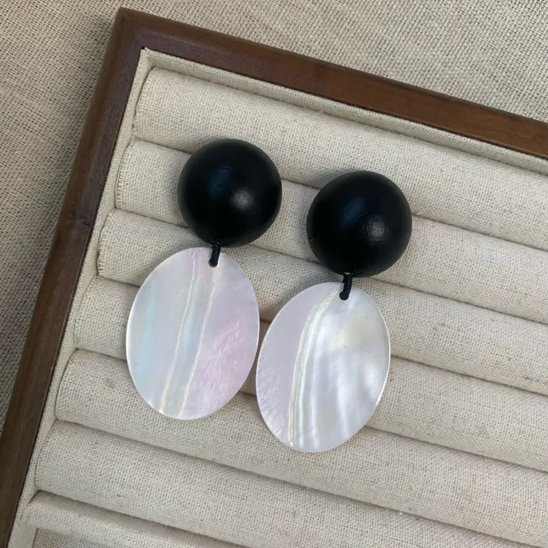 Natural solid wood fritillary shell geometric earrings earrings light luxury retro fashion high sense commuter personality