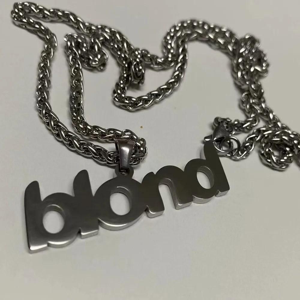 Collar con colgante de letras de acero inoxidable para hombres y mujeres, cadena de suéter de moda, joyería de Hip Hop para celebridades de Internet, nuevo