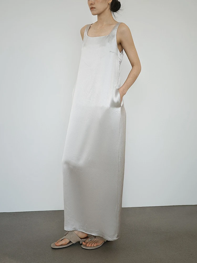 

Elegant Silver Grey Sleeveless Acetate Dress with Backless Design And Square Collar from Japanese for Ladies
