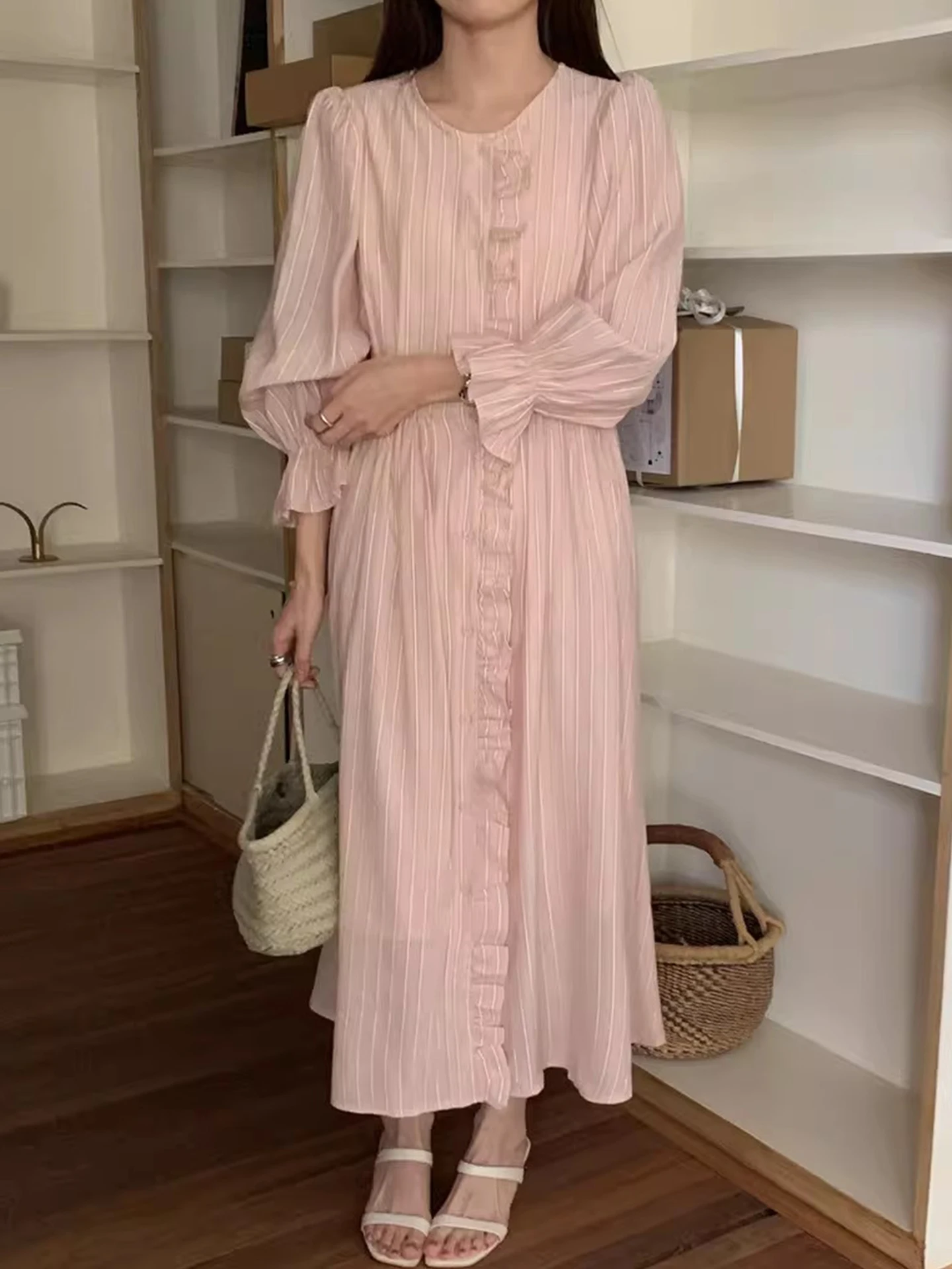 

Женское платье Liangliang Home: новое, весеннее, с одним пуговицей, в клетку, с полосатыми вставками, длинными рукавами, прямого кроя