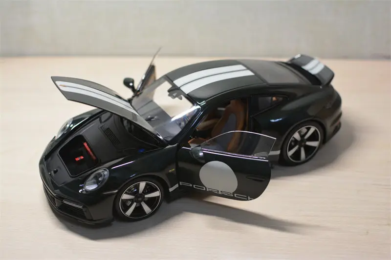 Diecast Minichamps 1:18 Scale Porsche 911 (992) Sprot Classic Alloy Car Model