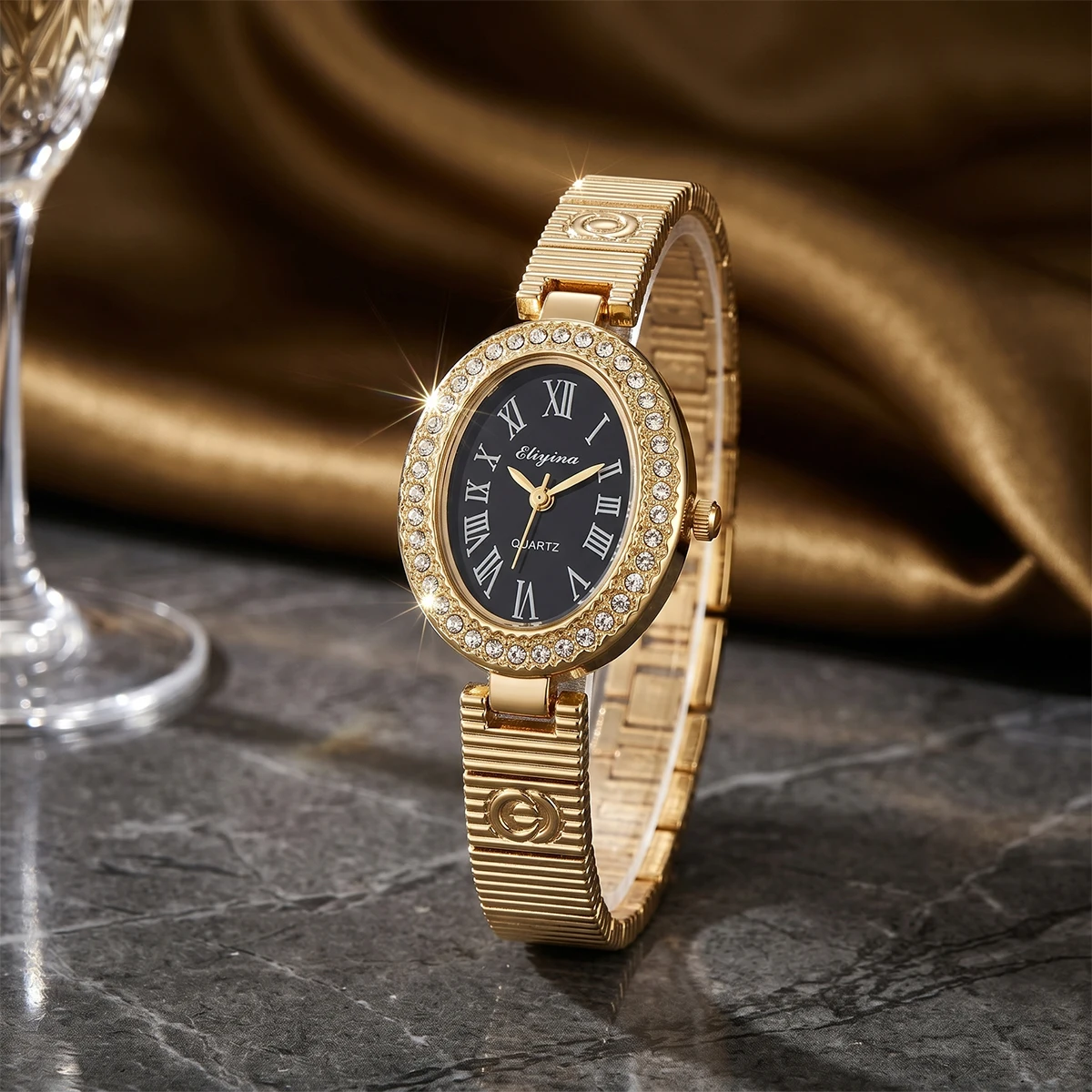 Trendy New Oval Dial Women's Watch, Retro Exquisite Thin Strap, Versatile Women's Casual Quartz Bracelet Watch