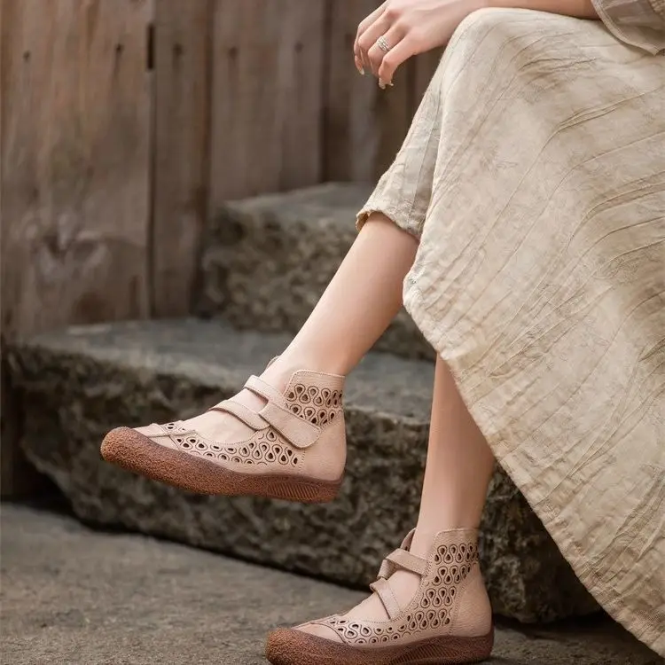 Sommerliche, atmungsaktive Stiefeletten aus echtem Leder, Sandalen für Damen, hohl geschnittene Schnürstiefeletten, handgefertigte flache Freizeitstiefel-Sandalen für Damen – Detail 12