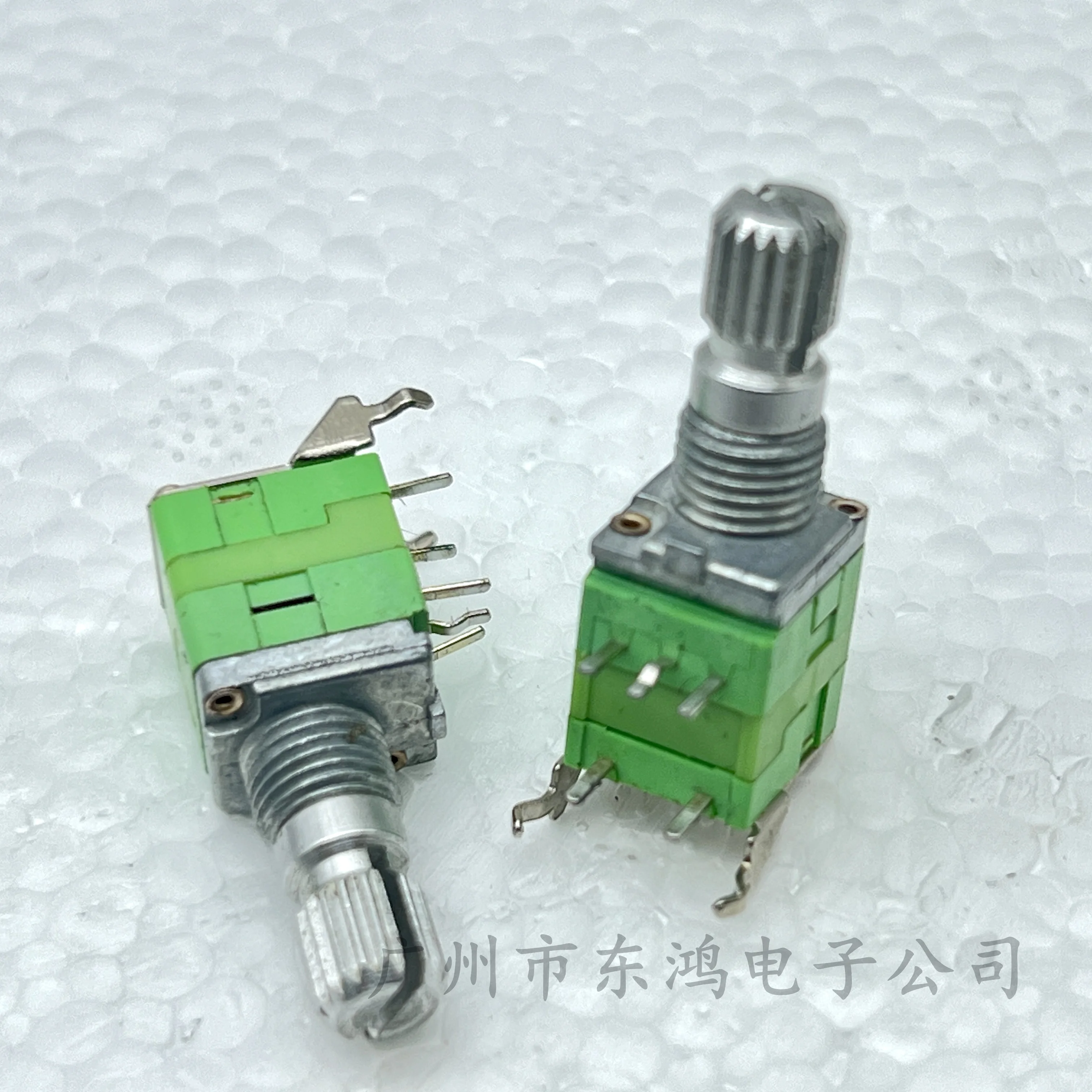 2  PCS Taiwan imported Aihua ALPHA fever grade precision Potentiometer single link with switch C50K15mm spline