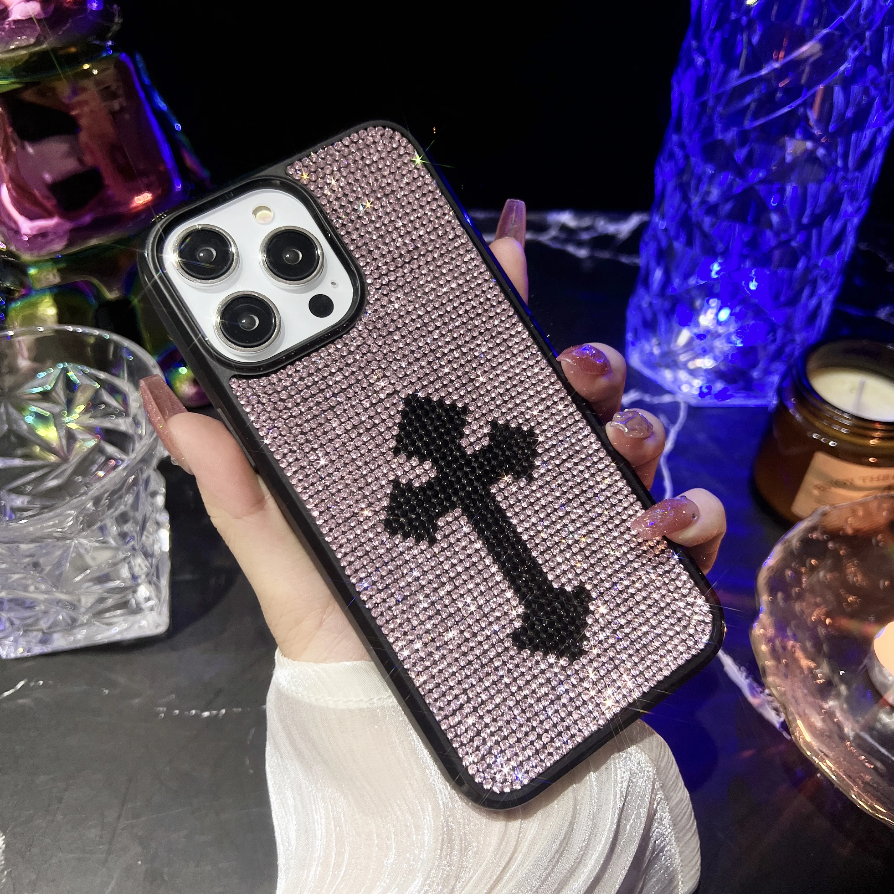 Chic Style Luxury Bilng Bling Gothic Cross Rhinestone Shockproof Protective Cover Case For iPhone 16 15 14 13 12 11 Pro Max Plus
