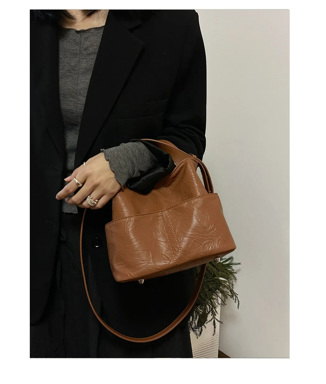 2024 Korean New Soft Leather Commuting Handbag For Women Fashion Versatile Single Shoulder Crossbody Bag