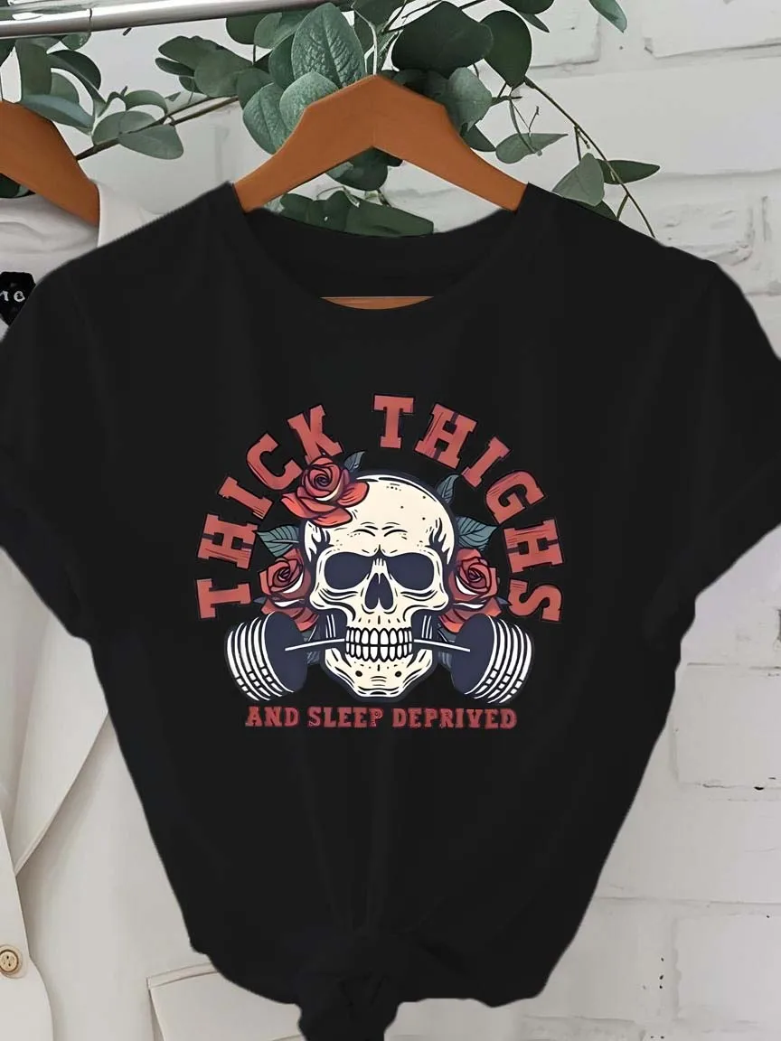 Top de talla grande con motivo de calavera de moda con rosas y pesas para moda - Vibes delanteros