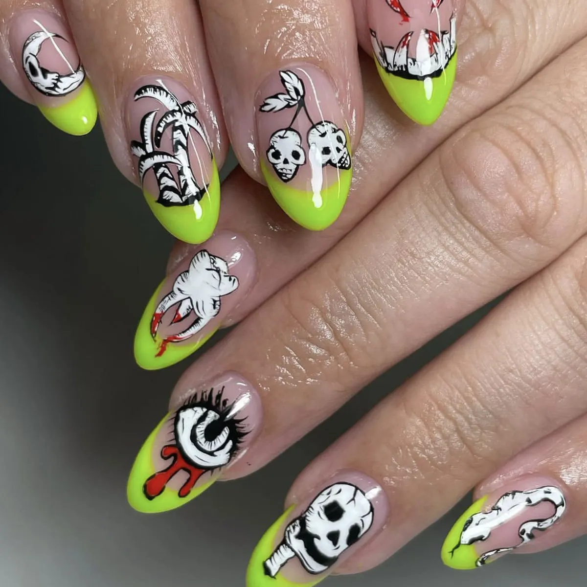 24pcs Halloween False Nails Fluorescent Green French Almond Fake Nails Y2k Short Oval Horror Skull Snake Design Finished Nails