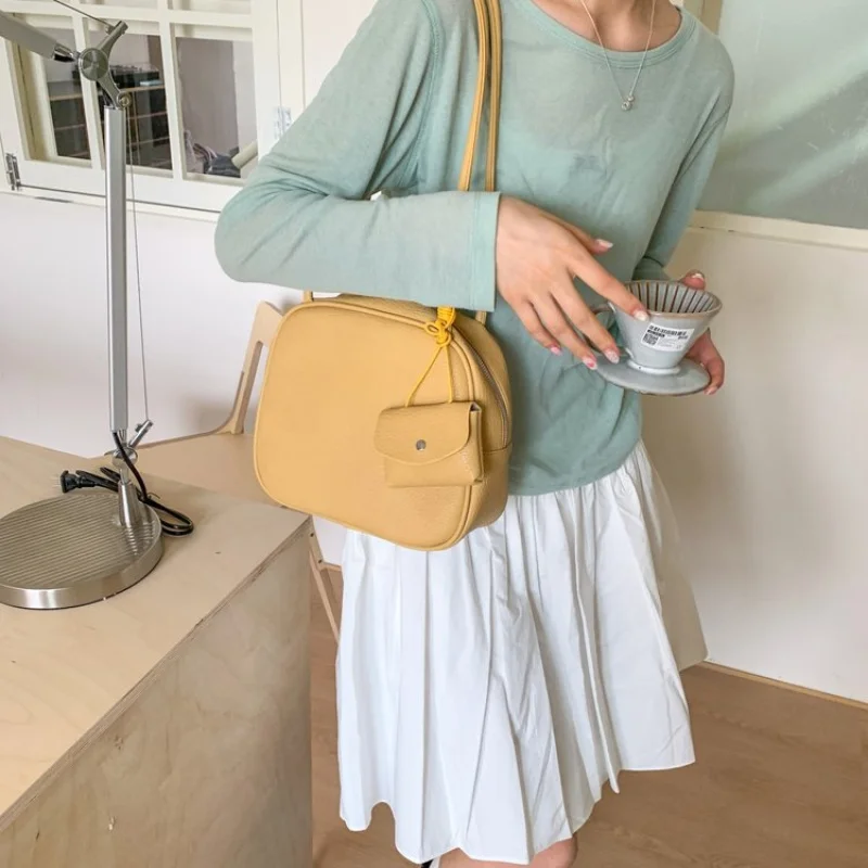 

Elegant Leather Women's Tote Bag High-End Luxury Brand Fashionable Famous Paris Elegant Detailing Vintage Bag​