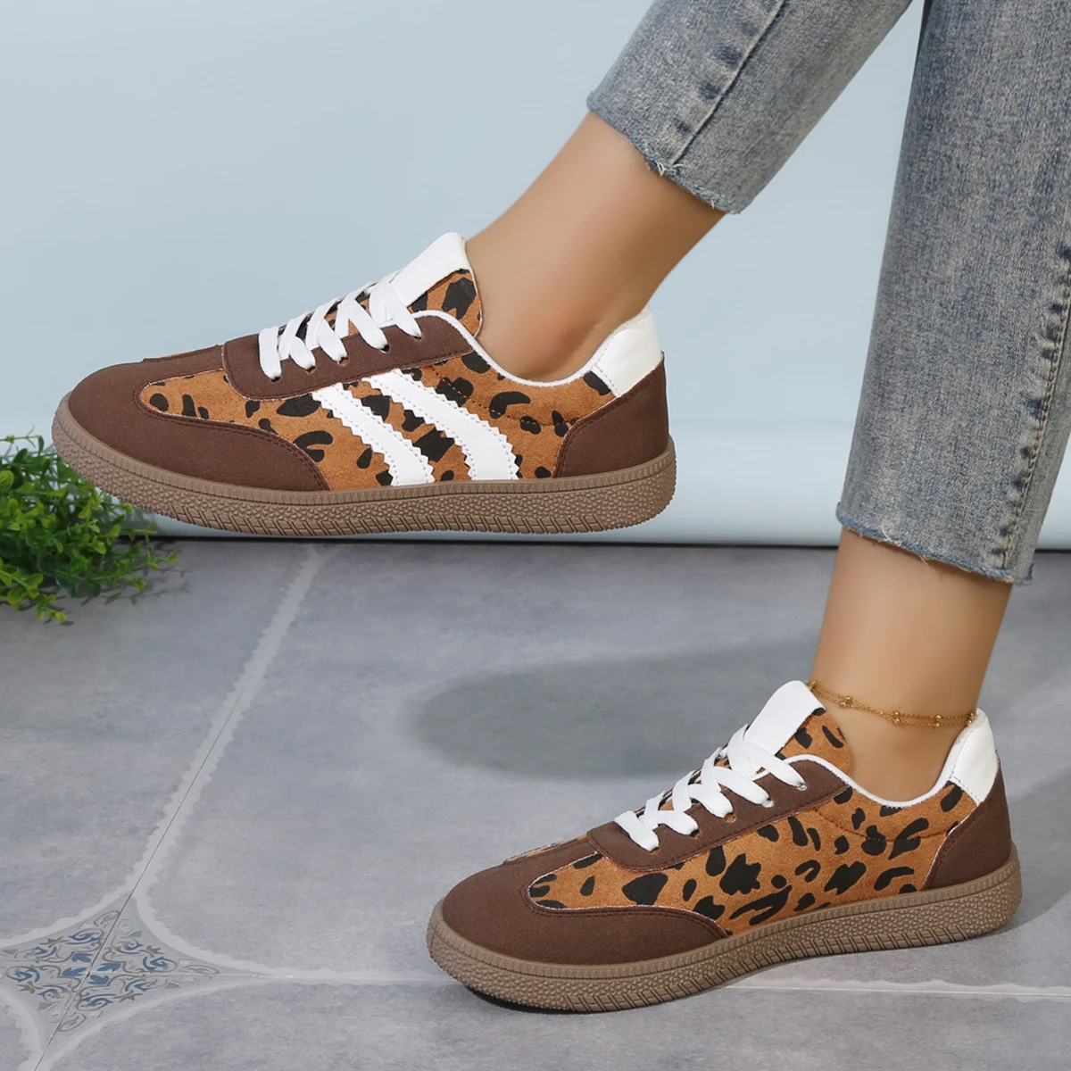 

Elegant Round Toe Sexy Running Sports Leisure Shoes for Spring Autumn Fashionable New Comfortable Flat Bottomed Women's Shoes