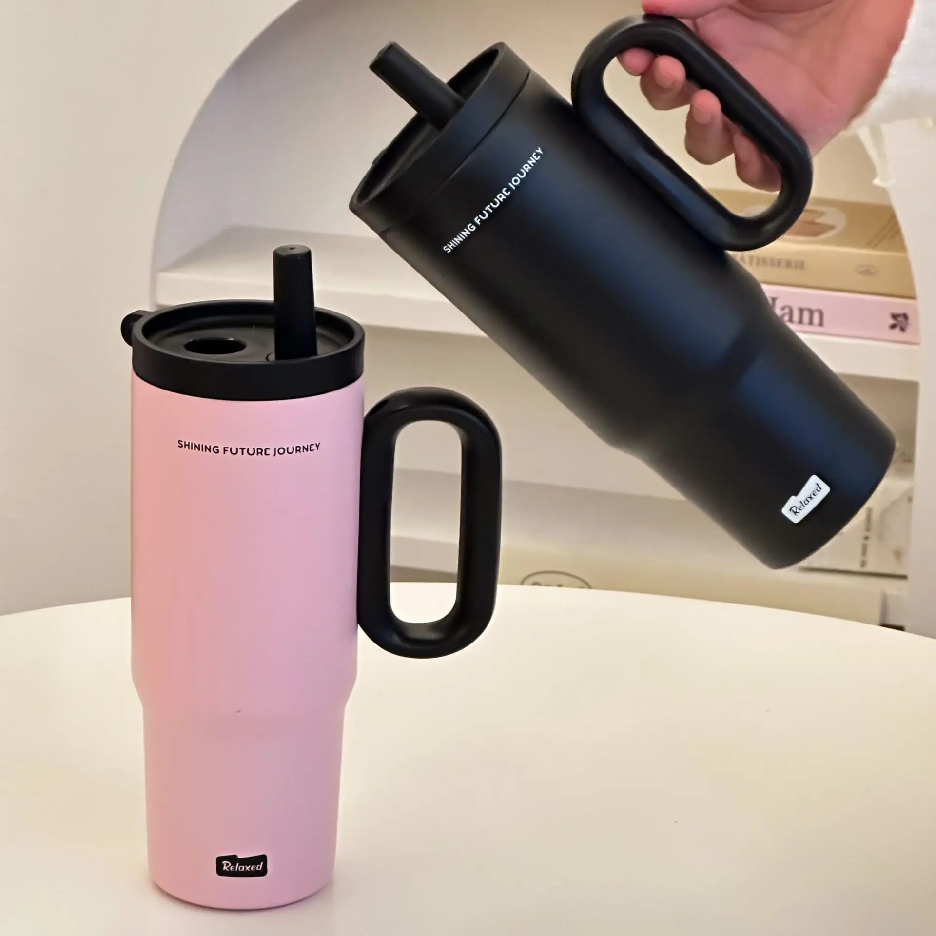720ML Large Capacity Portable Car Cup Stainless Steel Thermos Cup with Straw & Handle Travel Sports Water Bottle Vacuum Flask
