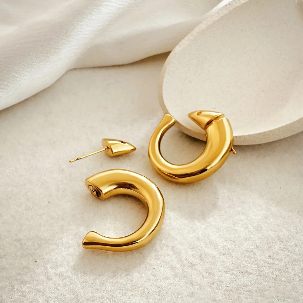

Cute Small Fish Earrings Fashion Elegant Shiny Smooth C Type Stud Earrings Trendy Jewelry Gifts for Women Girls