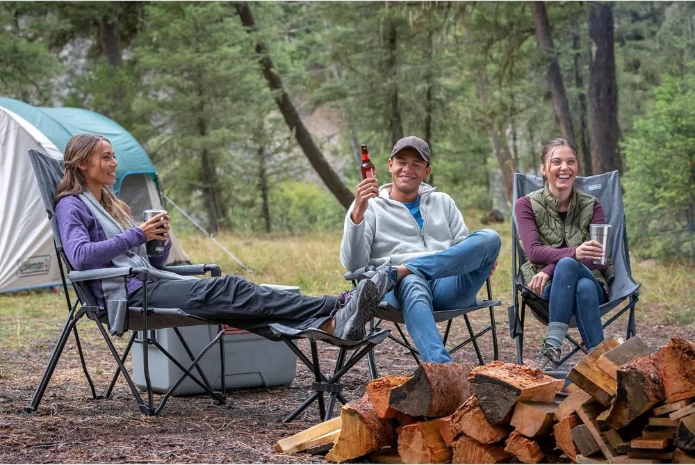 Outdoor-Stühle, bequeme Camping-Sitze mit Getränkehalter und Tragetasche, unterstützt bis zu 250 Pfund