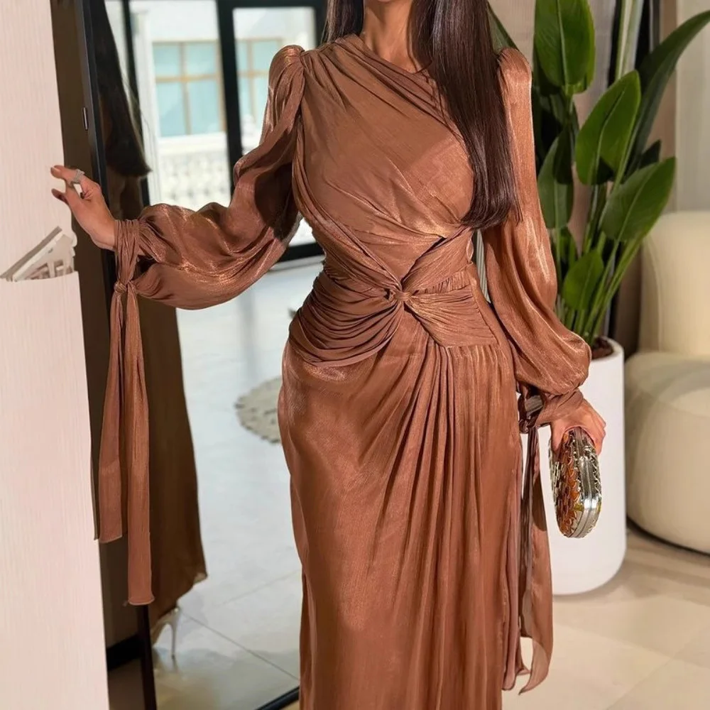 

2025 European and American style new light coffee satin long dress with pleated design, slimming waist-cinching evening dress.