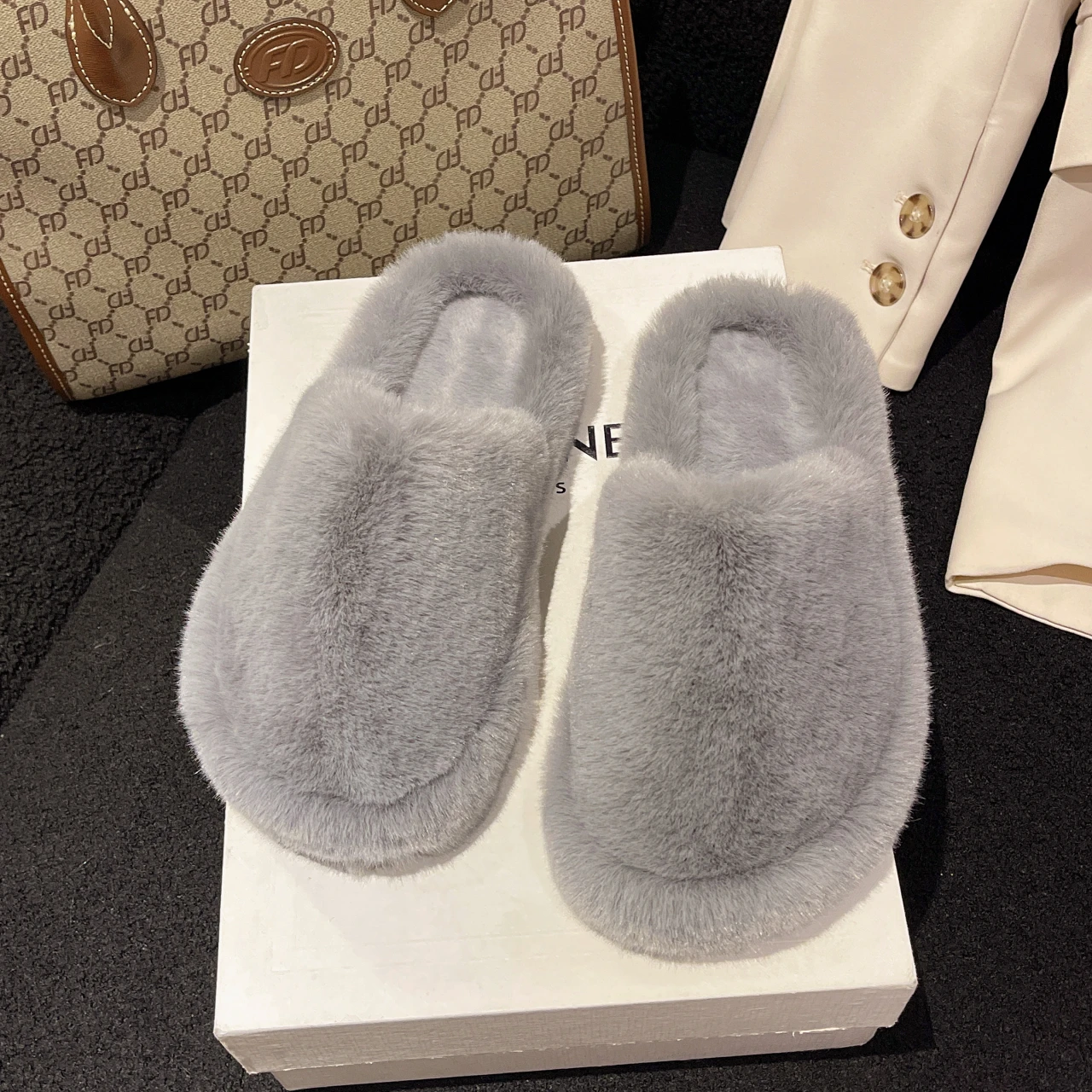 Flat Shoes Female Winter Woman Slipper Slides Flock Loafers Fur Flip Flops Cover Toe Soft Massage Plush Basic Rome with fur Rubb