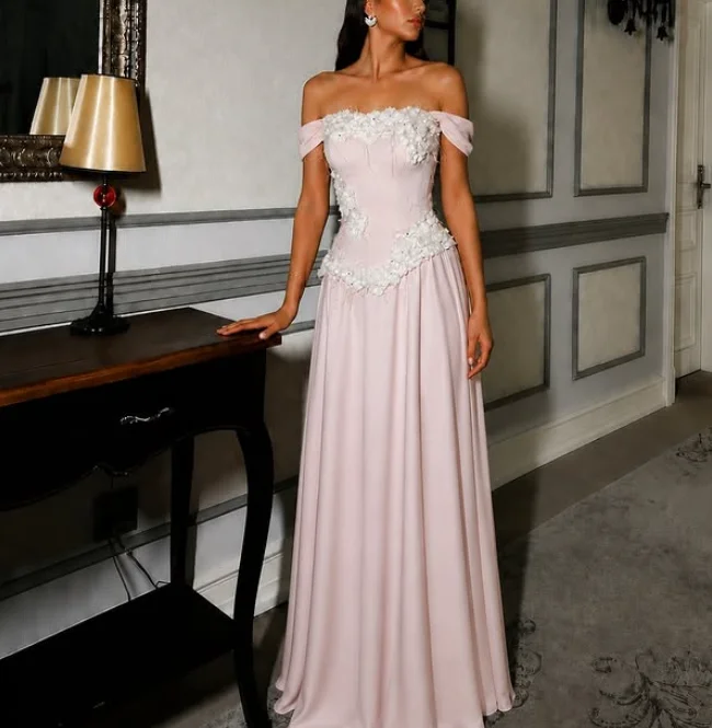 Customized Strapless Flowers Beaded Off Shoulder Pink Vestidos Diseñador Lujo De Noche 한국인 리뷰많은 웨딩드레스 Serene Hills Dresses فستان