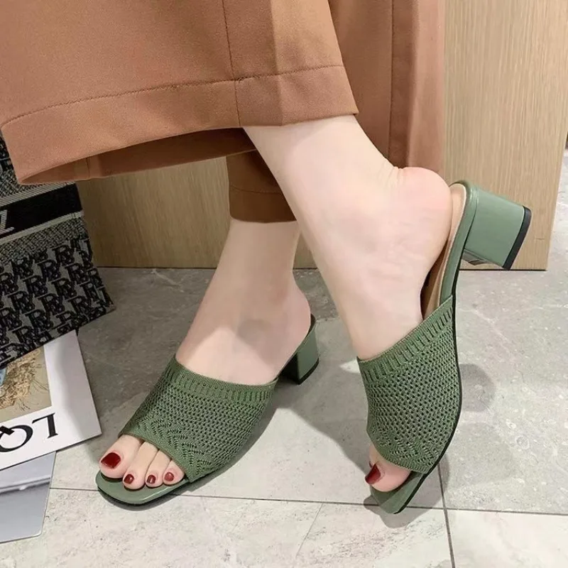 Women Slippers 2022 Summer Closed Toe Comfort Slippers Women Outdoor Fashion Fly Weave Sandals Women Medium Heel Slippers