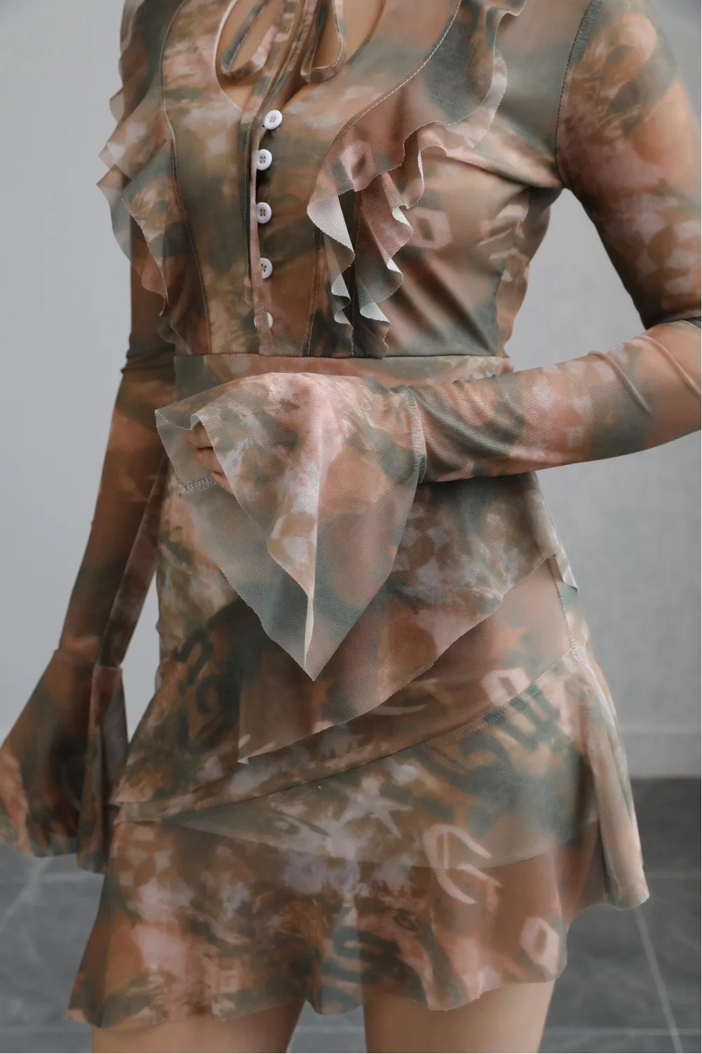 2025 nova moda recorte rendas manga alargada vestido feminino emagrecimento tie-tingido impresso vestido de malha feminino vestido de malha irregular