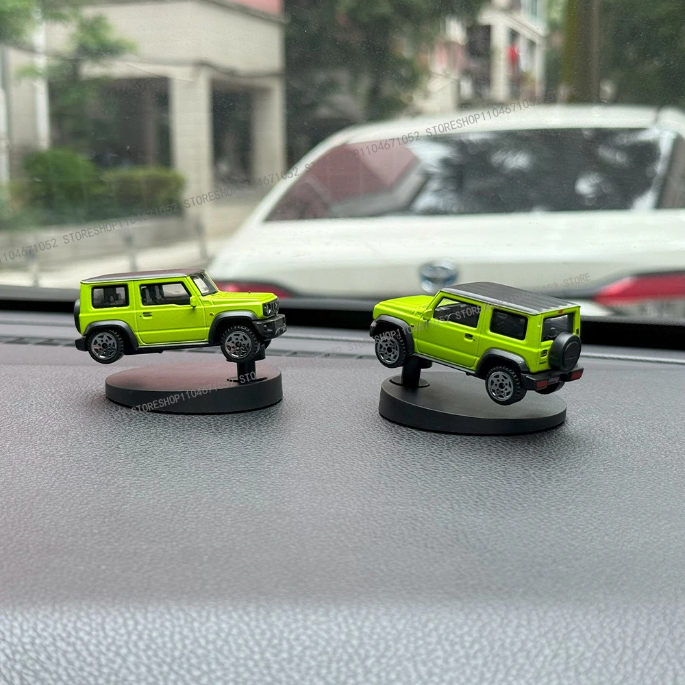 Kaiuve drift ornamentos rotativos modelo de brinquedo do carro para suzuki jimny modelo de carro diversão criança presente dos homens decoração do console central do carro