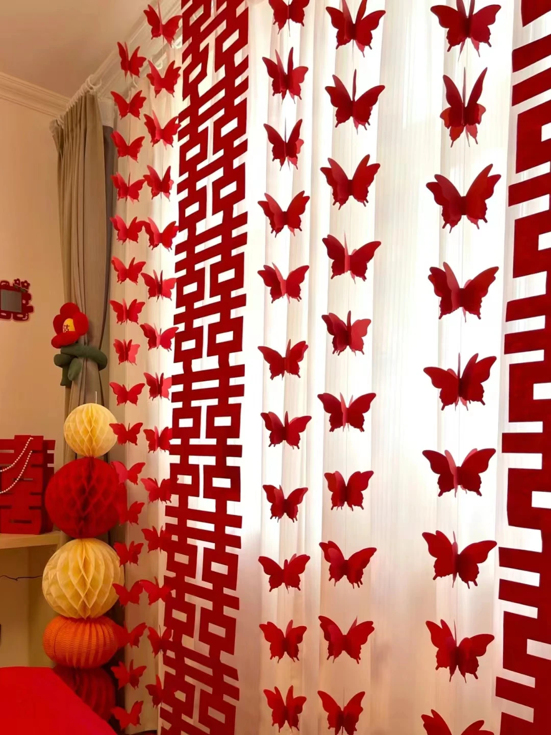 

Wedding decoration, three-dimensional butterfly curtains, pendants, bedroom floral strips, and happy letter stickers 2.28m