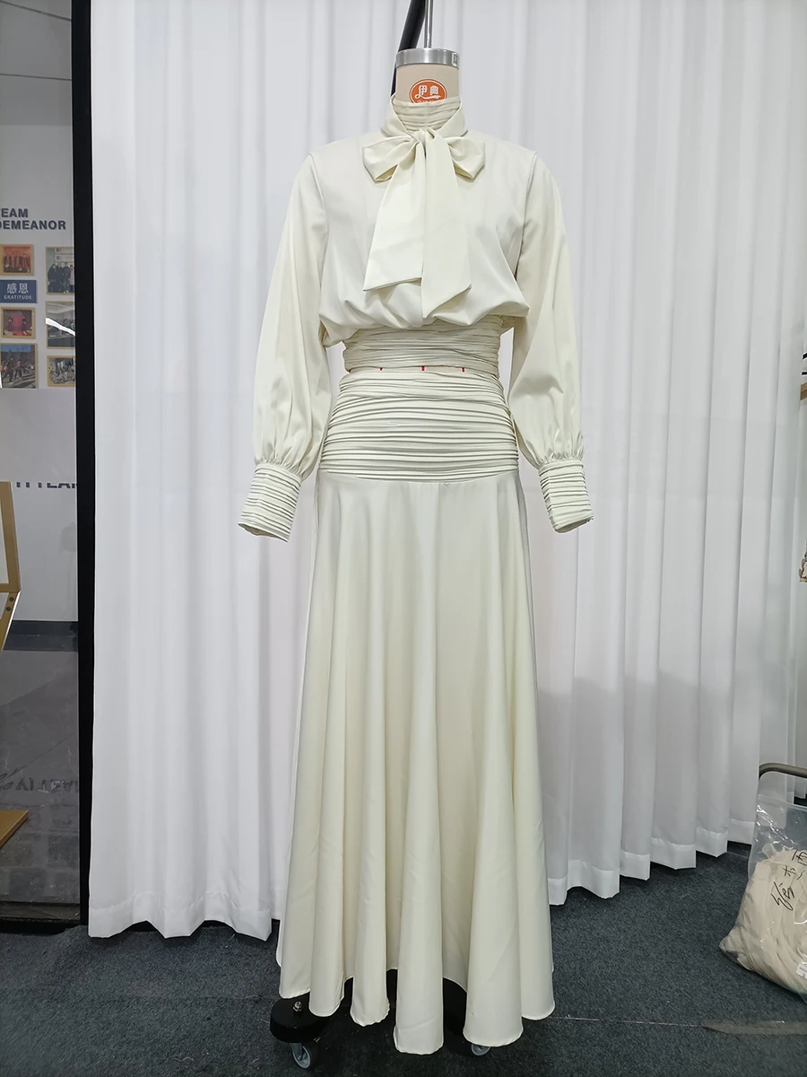 VGH エレガントシックアプリコットツーピースセット レディ - Female Formal Wear のレビューと価格