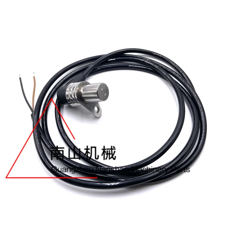 Suitable for Doosan DX380/420/500-9C Engine Speed Sensor 1457304 Speed Sensor Excavator