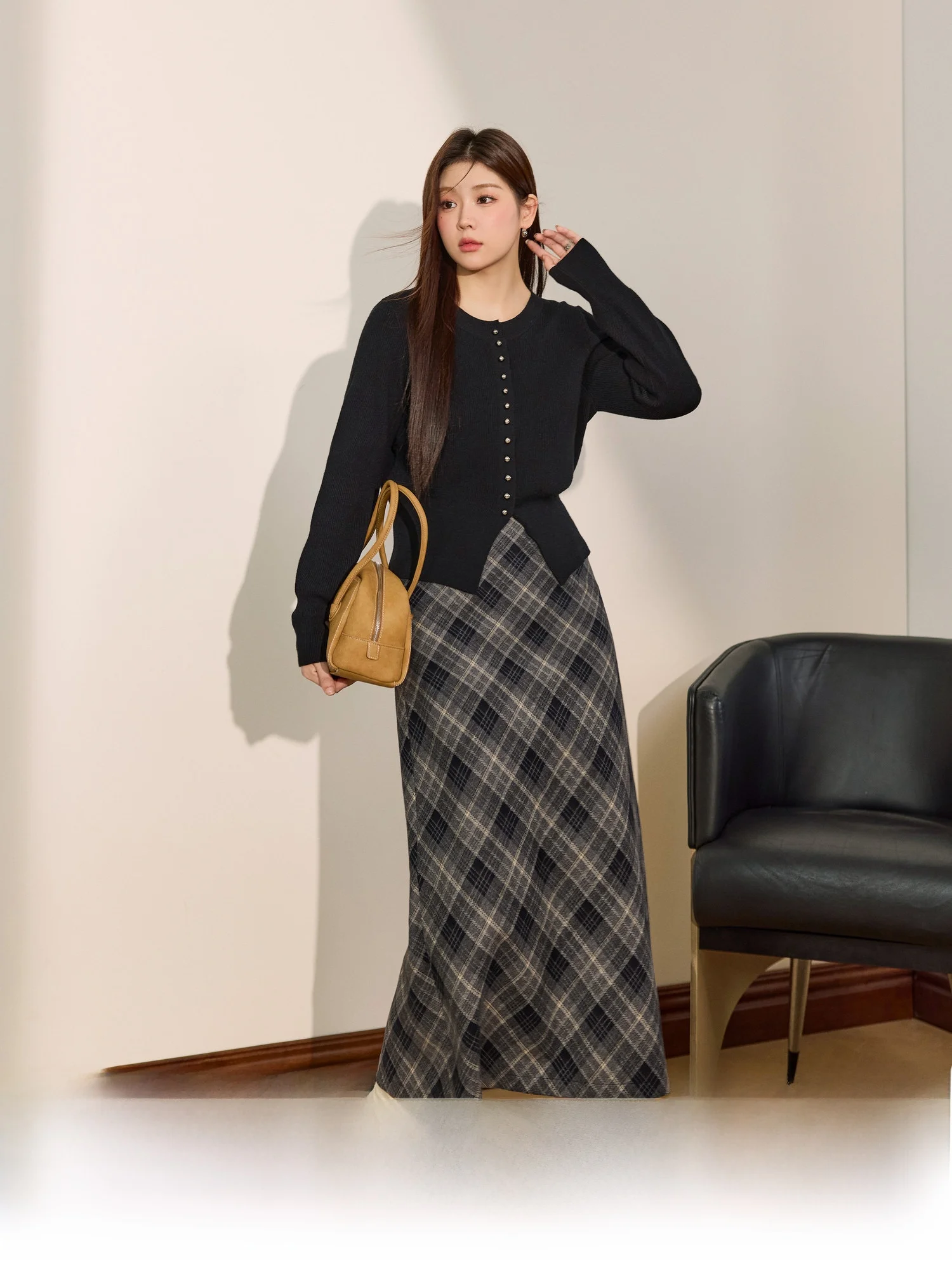 

plus Size Women's Faion Knitted Top And Plaid Skirt Set Slimming Effect Early Winter Outfit Blue Language Brand