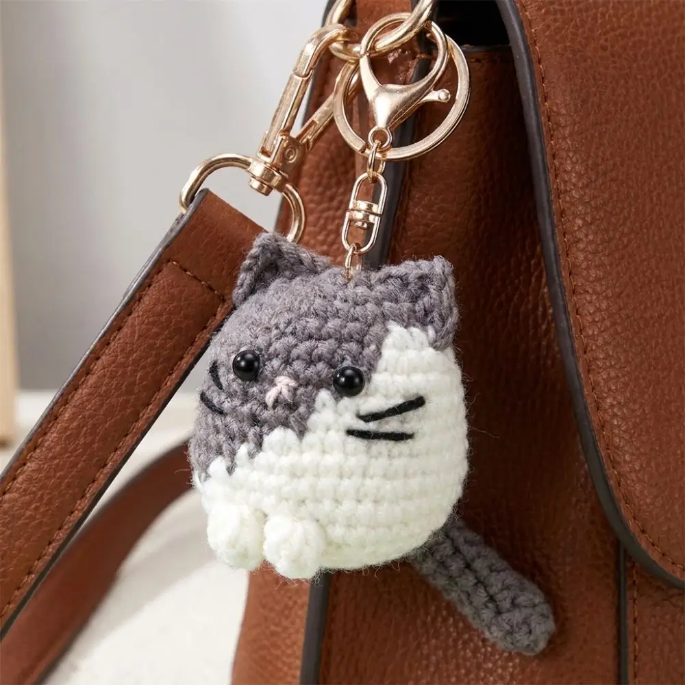 Cartoon Crochet Cat Keychain Multi-color Mini Handwoven Cat Pendant Soft Yarn Handmade Knitted Animal Key Ring Car Key Ornament