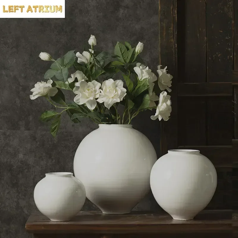 Handcrafted Ceramic Vase - Vintage White Zen Floral Art Decor, Perfect Dried Flowers B&B Ornament, Elevate Chambre Ambiance