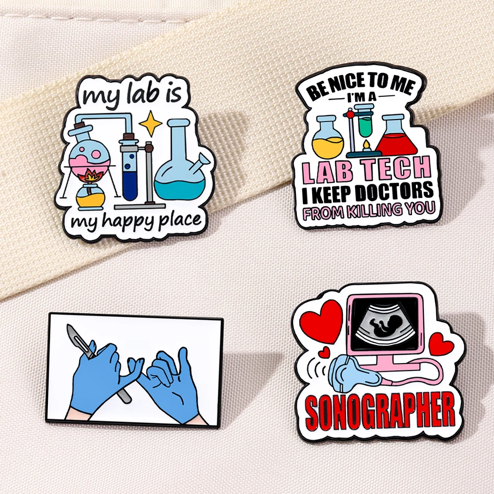4 قطعة مختبرتي هي مكان سعيد Sonographer شارة طبية المينا دبابيس الصيدلي مجوهرات هدية للأطباء طالب المدرسة الناجي
