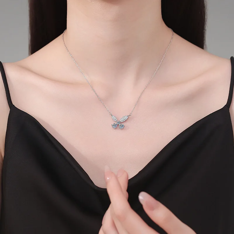 S925 الفضة الذهب الأبيض مطلي 1CT D اللون مويسانيتي الفاخرة عقد بحلية متدلية على شكل فراشة قلادة للنساء، مجوهرات رائعة.