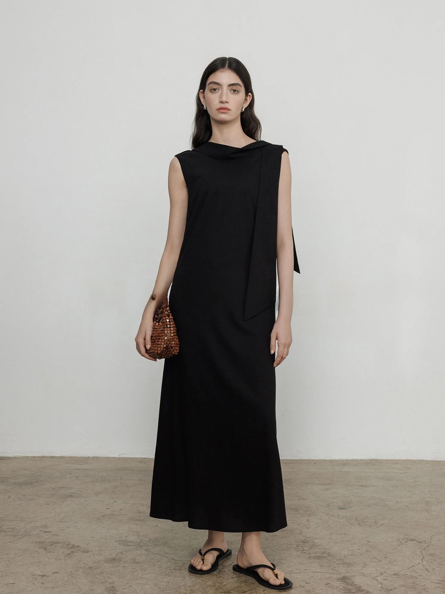 Maiher Summer Design Sensation Sleeveless Dress Women's H-Line Slimming Black Gown with Sash Viscose And Linen Material