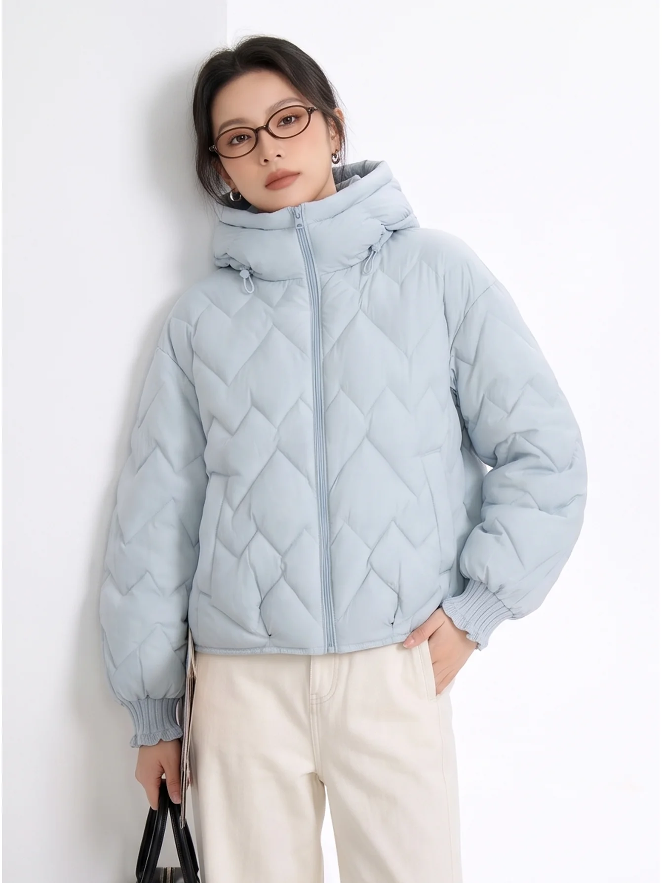 Korean Style Lazy Short Lightweight Quilted down Jacket 2026 Winter Hooded Loose Small Size Versatile Cold Proof Outerwear