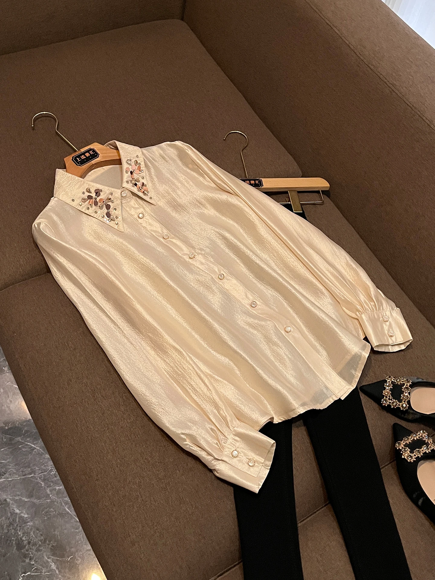 

Fashionable Korean Style Loose Diamond Embellished Long Sleeve Women's Shirt Casual Spring 2026 Elegant Lazy Style Top