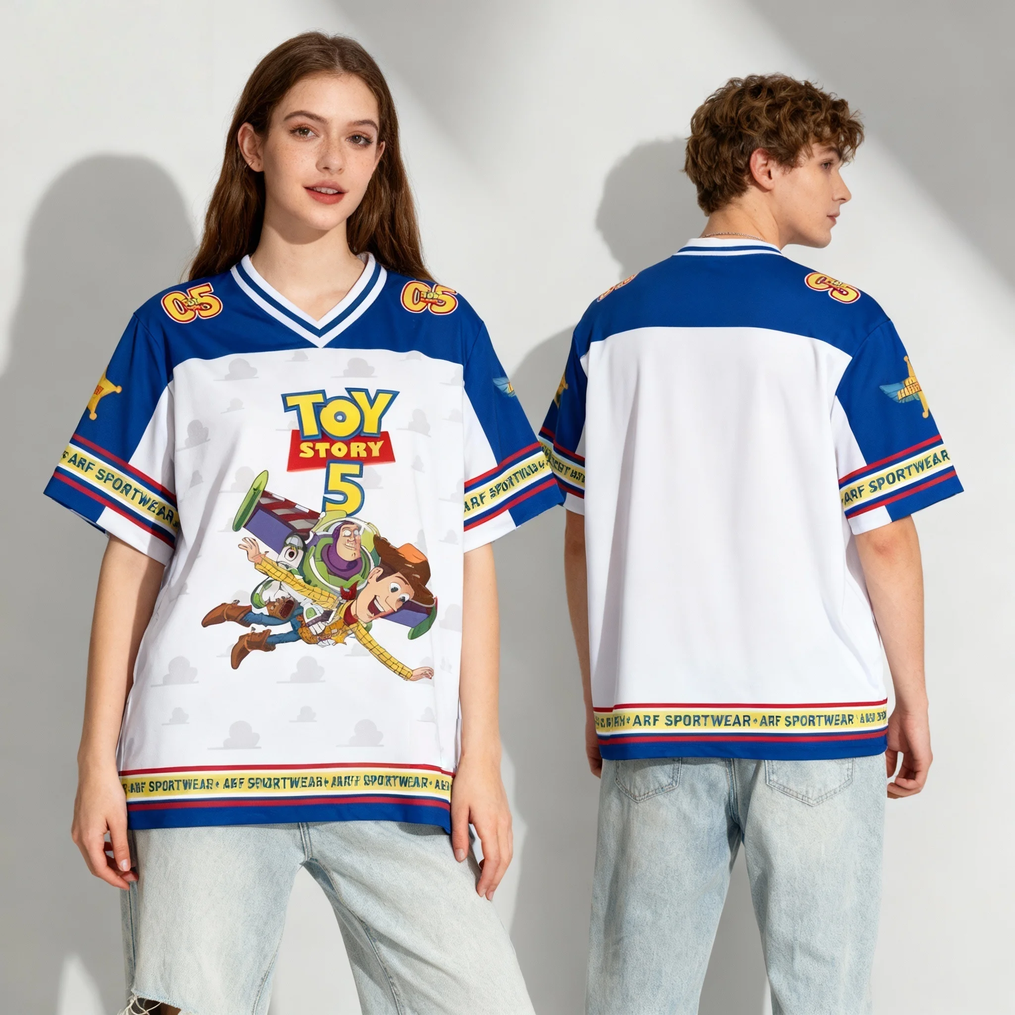 

Летняя футболка с принтом из анимационных фильмов Диснея: Стич, Микки. Стильная, крутая, уличная. Очень большого размера. Для женщин, взрослых и детей. Хит продаж.