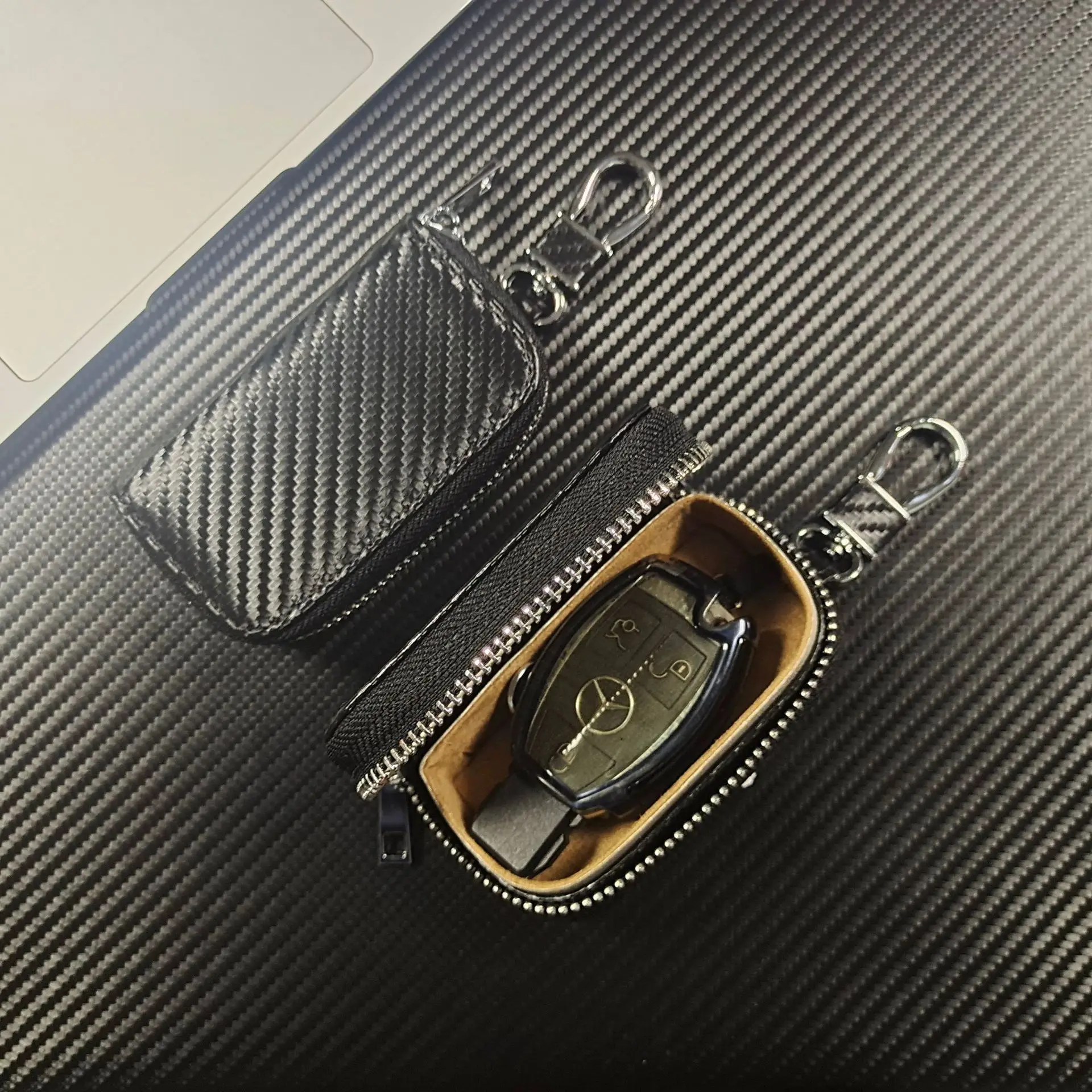 Faraday Bag for Car Keys Anti-Theft Faraday Carbon Fiber Key Fob Holder Storage with Zip Portable Signal Blocking Key Protector