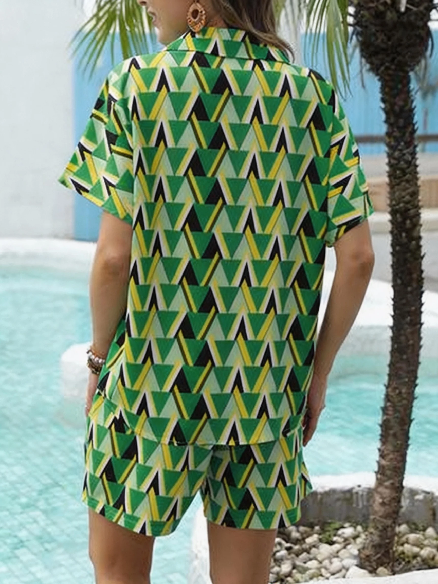 Summer Geometry Triangle Print Set Women Casual Vacation Style Collared Short Sleeve Shirt Wide Leg Shorts Two-Piece Set