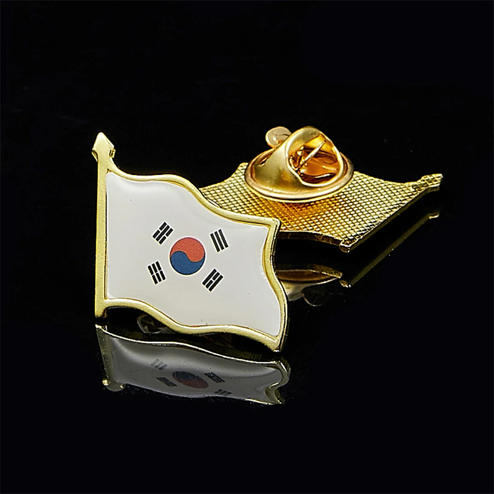 Korean Flag Enamel Pin Fluttering Flag Pin Brooches for Shirt Bag Cap Coat Lapel Pin Buckle Badge