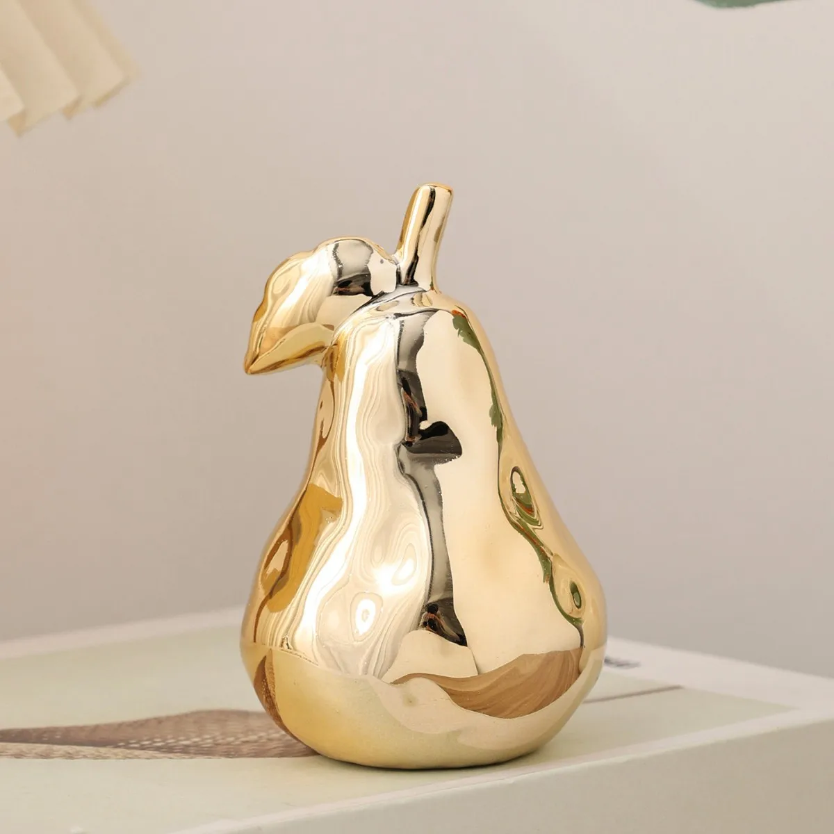 

Gold Plated Ceramic Peach Office Desktop Decor Fruits Ornaments Study And Wine Cabinet Decoration Electroplated Peach Figurines