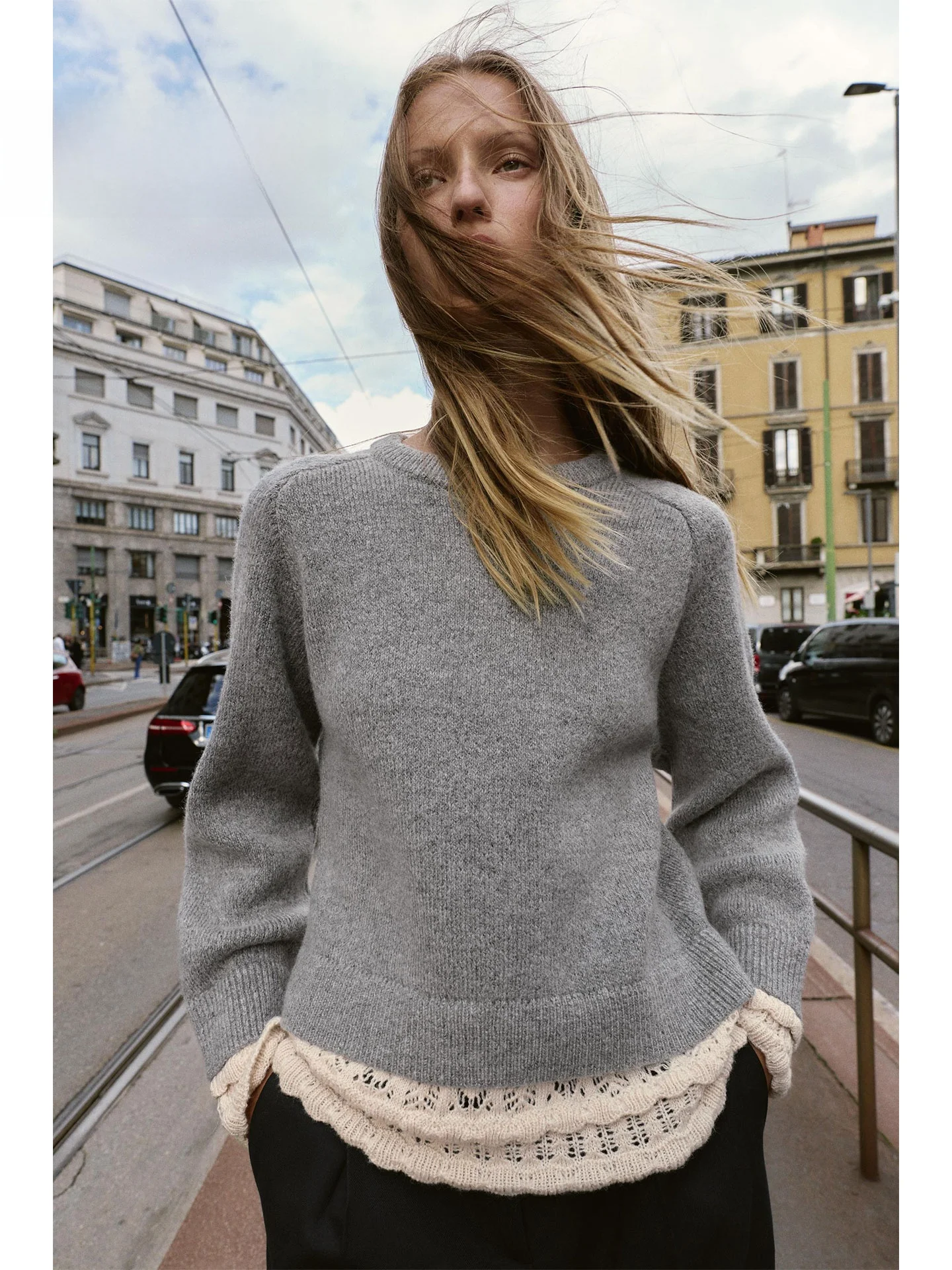 

ZAPRHA Autumn 2025 Loose Long Sve Knitted Sweater Women's Design Sense Lace Splicing Casual Sle Regular Length