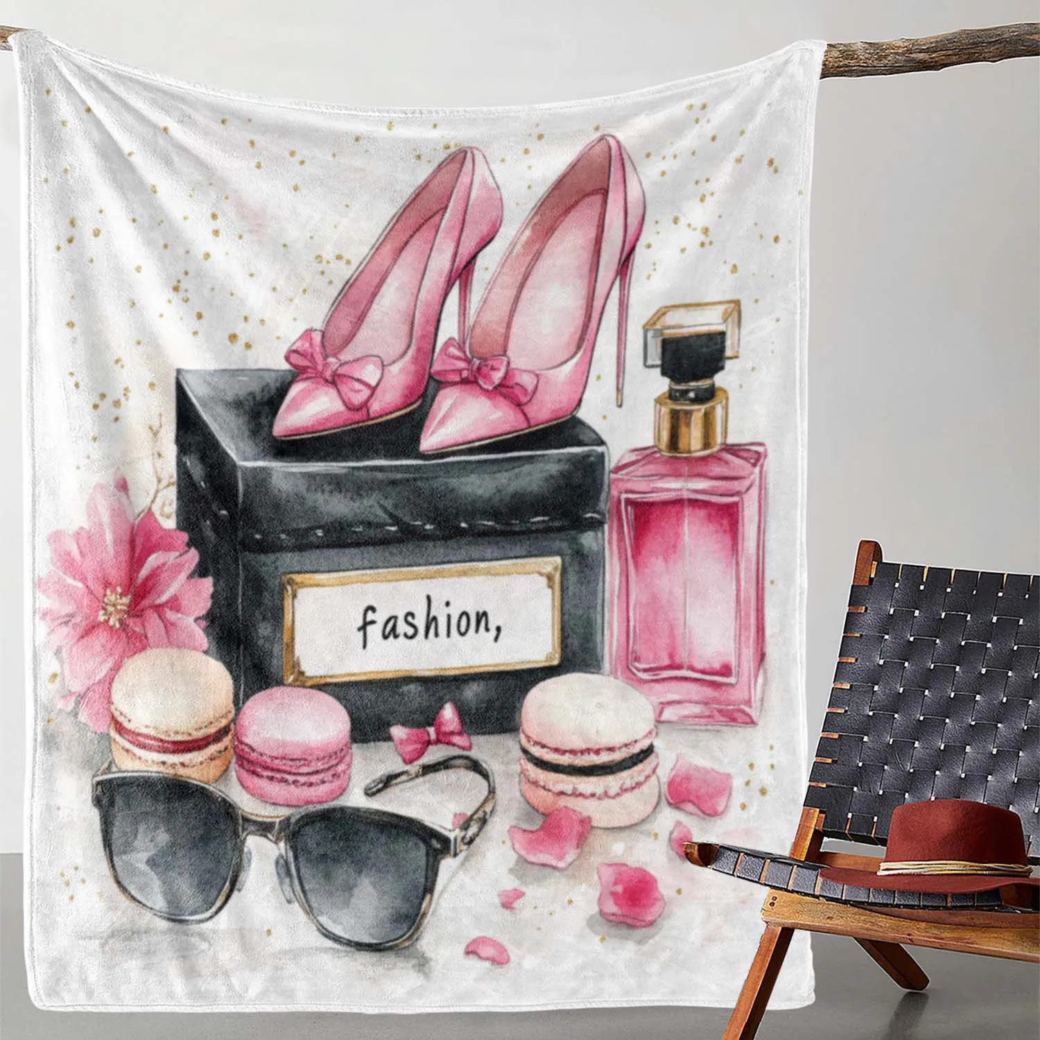 

"Fashion Lover Fleece Blanket, Soft Cozy Throw for Stylish Women, Unique Gift Idea for Her, Perfect Home Decor Accessory"