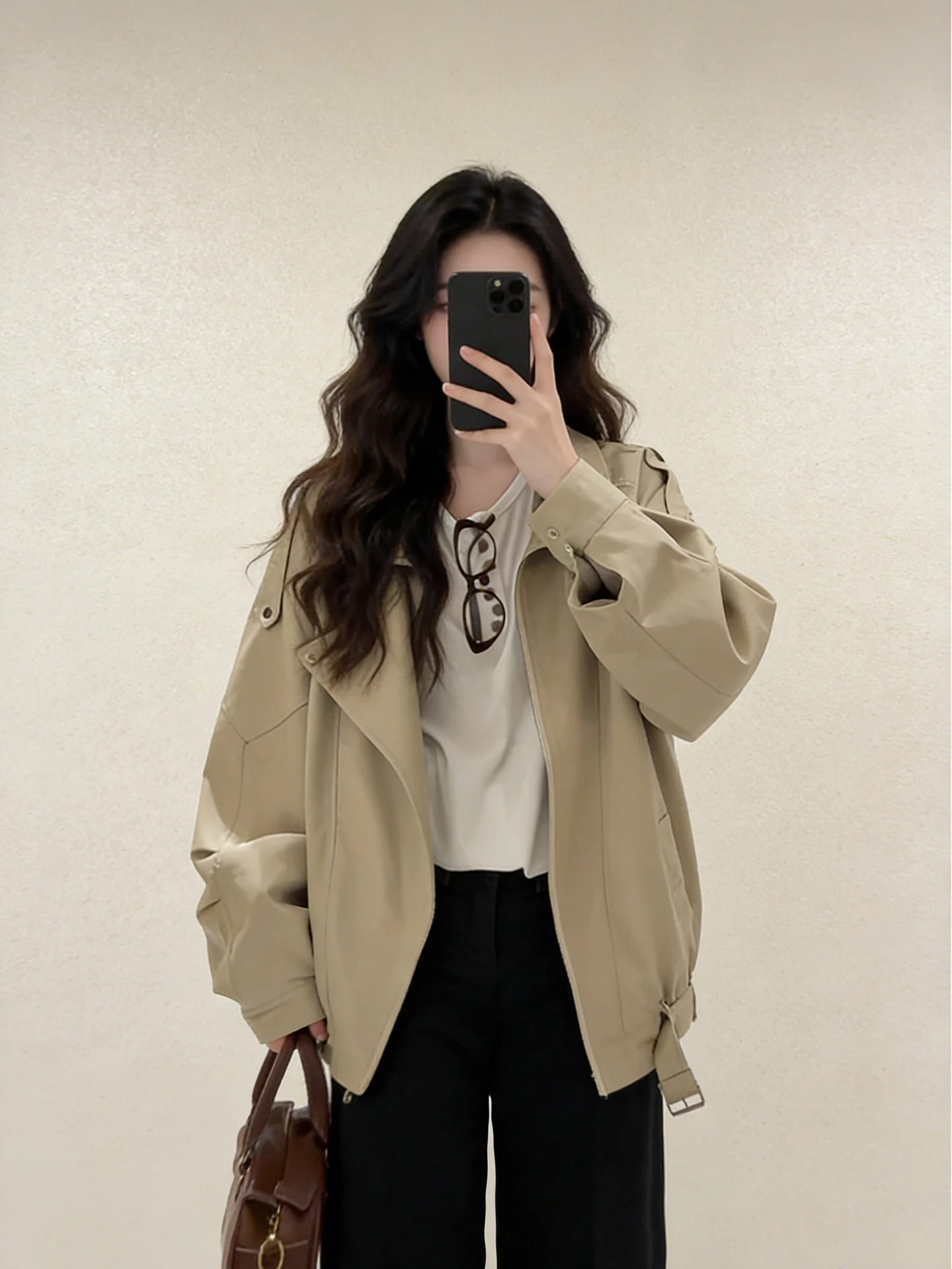 

Американская ретро-куртка из искусственной кожи цвета молочного чая, женская, свободного кроя, стройнящая, весенняя, новый дизайн, повседневная верхняя одежда