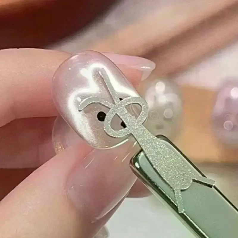 Magnes do paznokci \"kocie oko\" z elastycznym drutem do tworzenia kształtów królików na paznokciach, narzędzia do manicure z żelu UV.