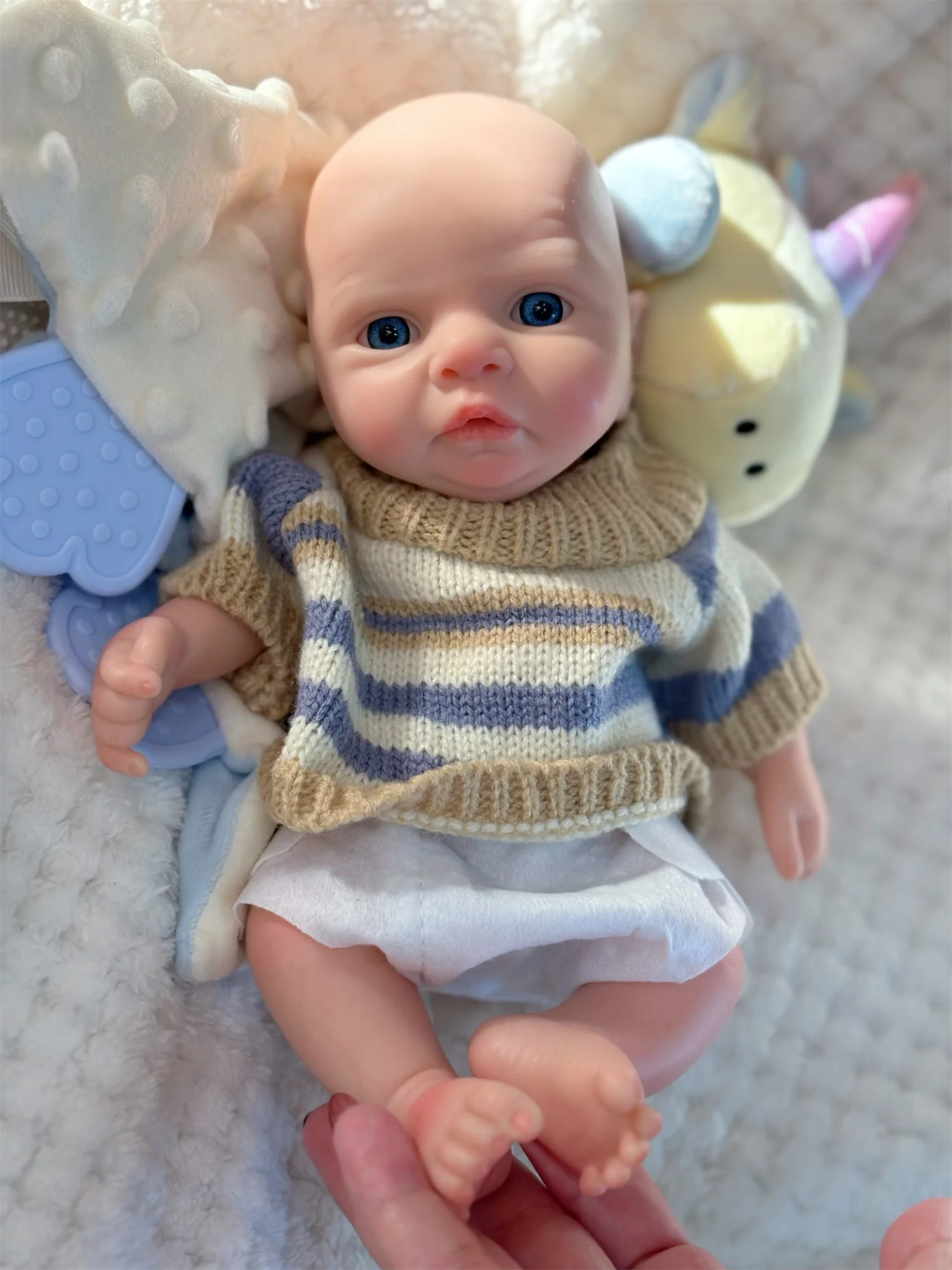 26 cm Können Öffnen Mund Offene Augen Miley Ganzkörper Solide Silikon Bebe Reborn Junge Mit Pullover Outfits Waschbar Neugeborenen Baby junge